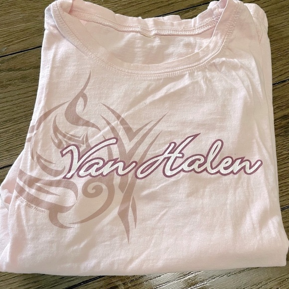 𝅺🎸  Vintage 2007 Pink Van Halen Concert T-shirt - Picture 1 of 7